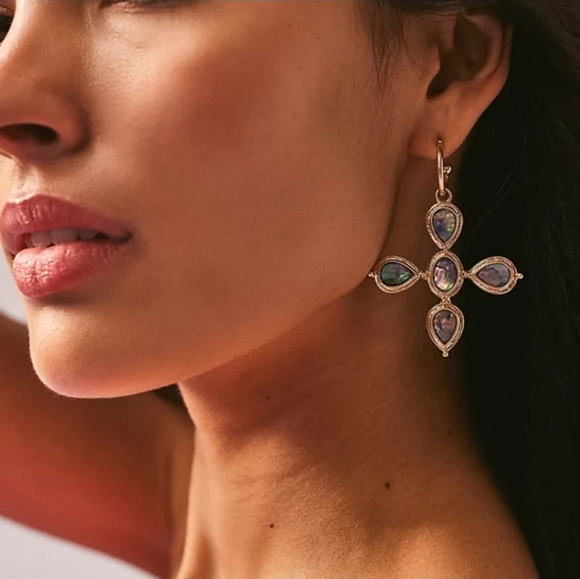 🔹️ ATTERRI🔹️ Beautiful Gold Abalone Shell Statement Drop Cross Earrings - Picture 1 of 6